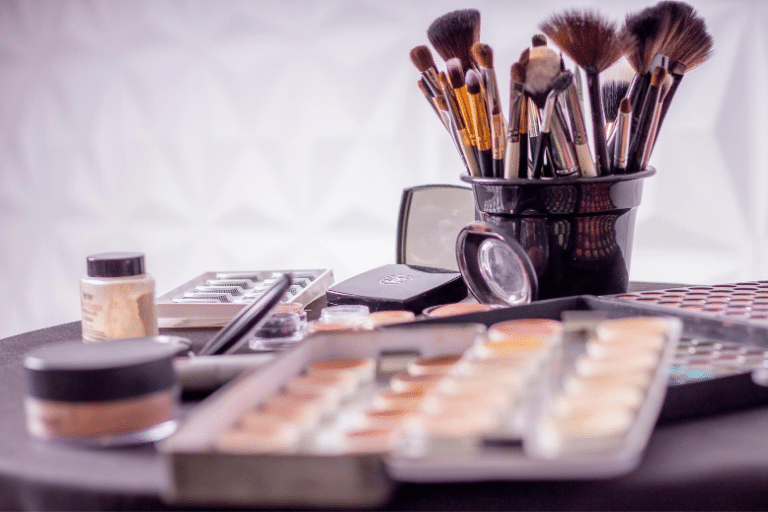 How To Avoid Makeup Contamination - Merindah Botanicals