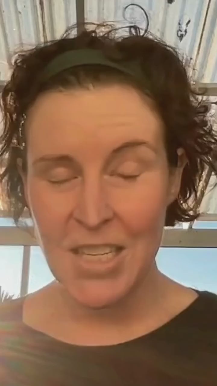 Kirsten has reactive skin. Sensitive, combination, signs of ageing — and a history of peeling every winter.

This is what she said after using the Elixir.

"I felt radiant using it. My skin suffers in winter, sometimes I peel — but I haven&